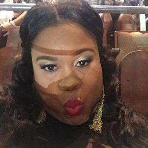 Meet your Posher, April